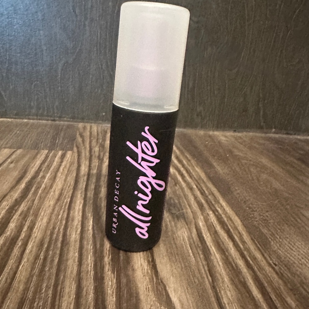 Urban Decay Black Setting Spray for Long-Lasting Makeup